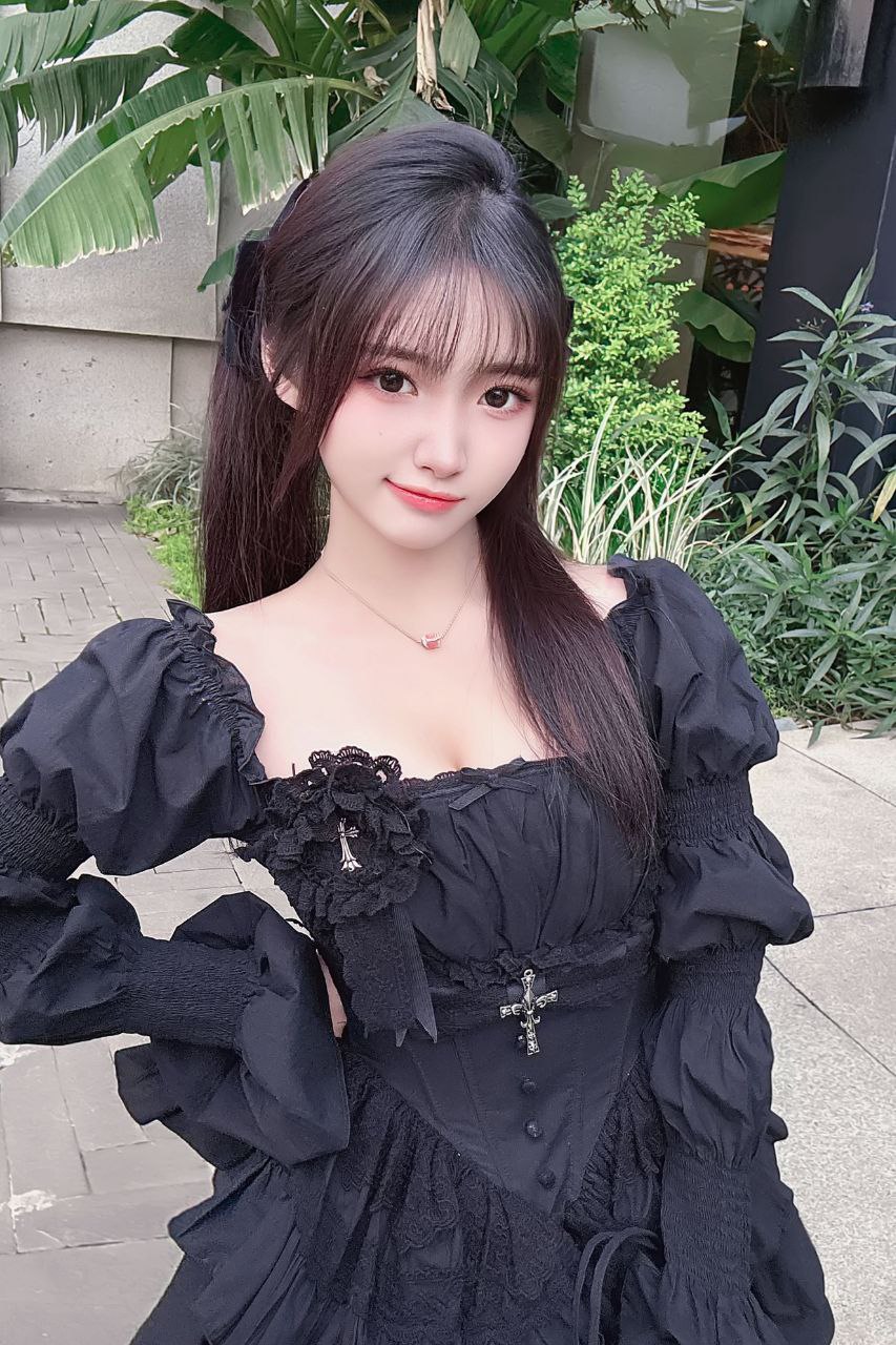 俏皮小萝莉菲怡