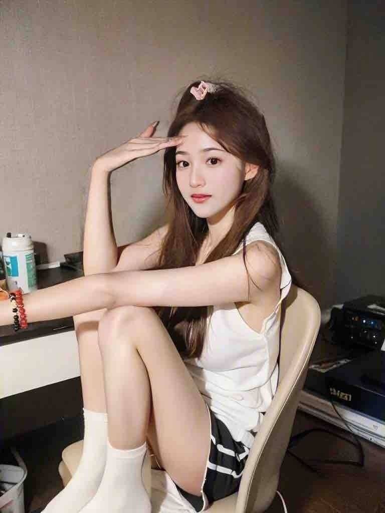 高挑苗条学生余昕