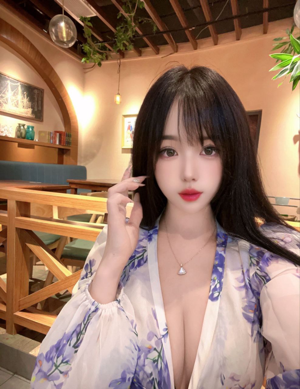 灵动明媚小猫眼采芸