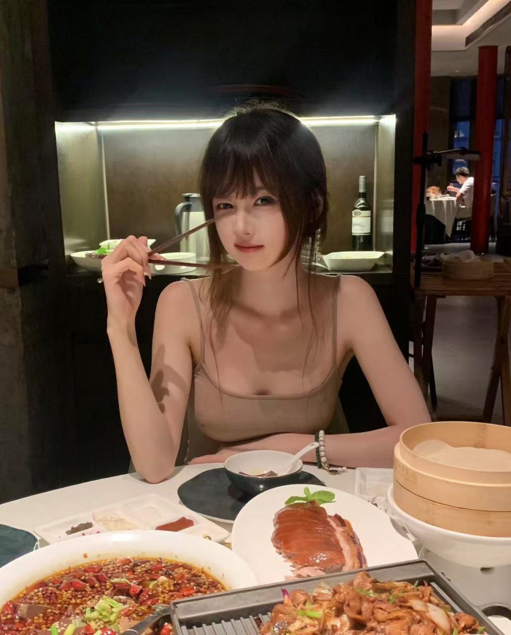 天然小喷泉芸绮
