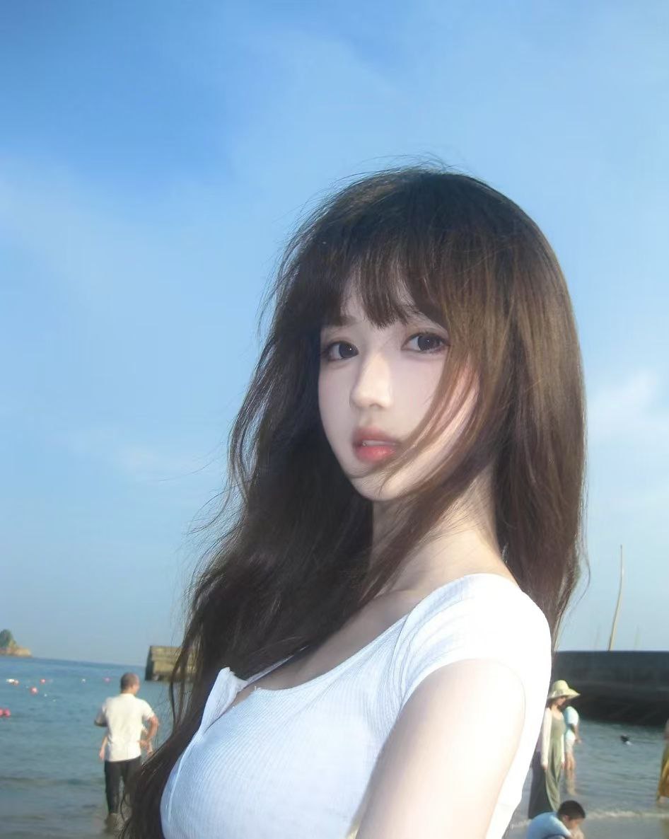 天然小喷泉芸绮
