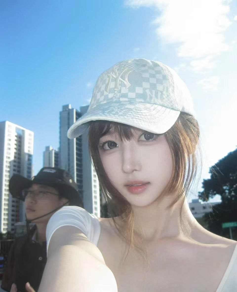 天然小喷泉芸绮