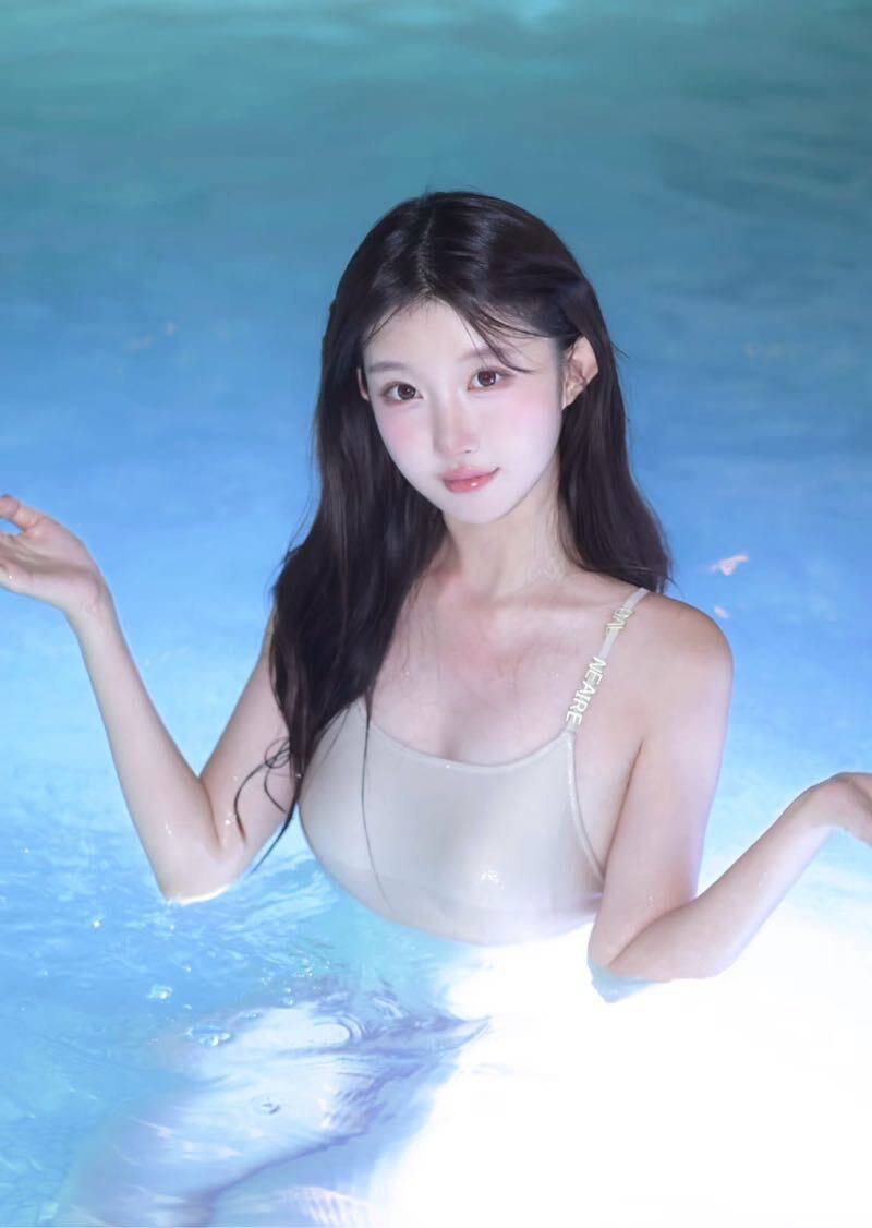 泳装美女Siora