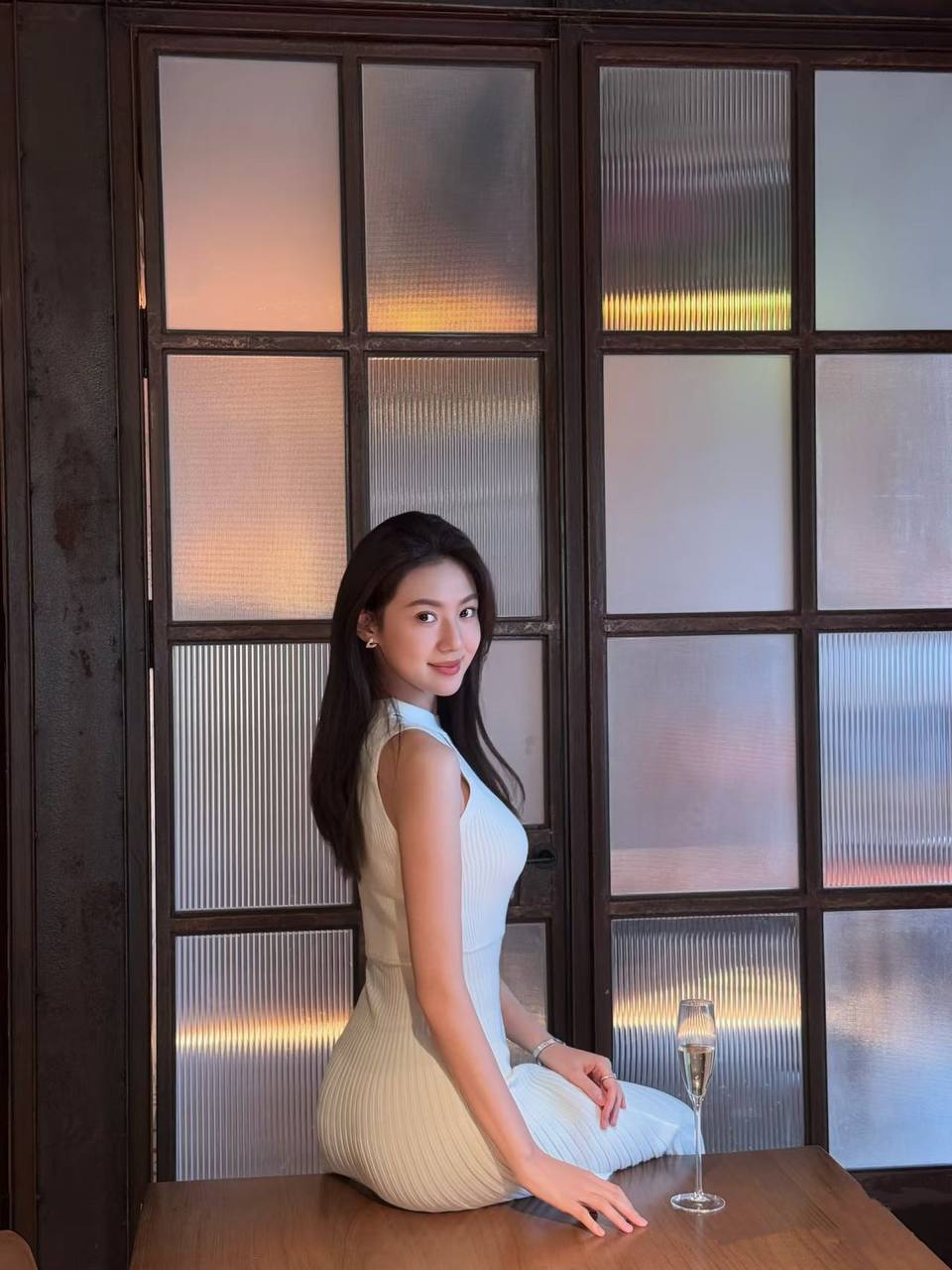 退役空姐Amiri