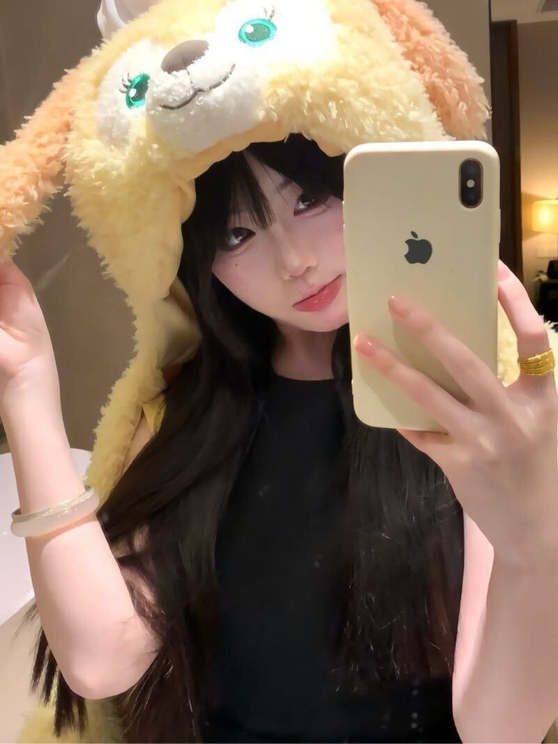 甜美立体娃娃脸Falie