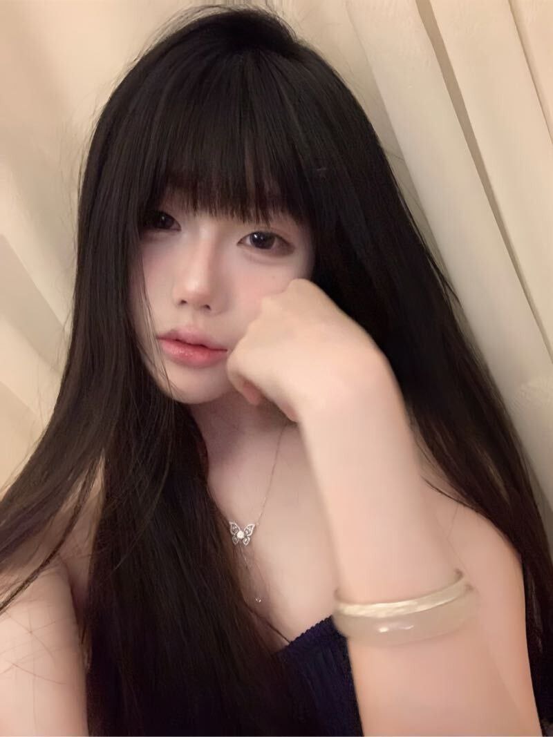 甜美立体娃娃脸Falie