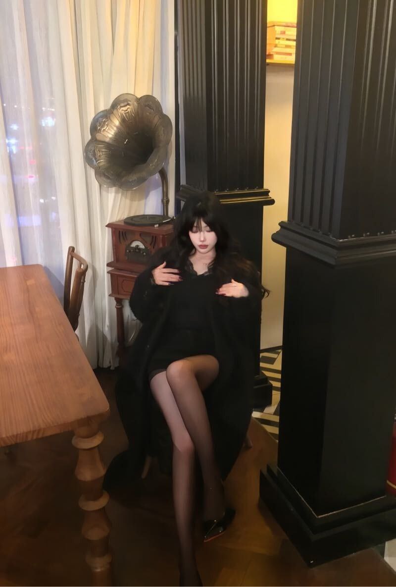甜美立体娃娃脸Falie
