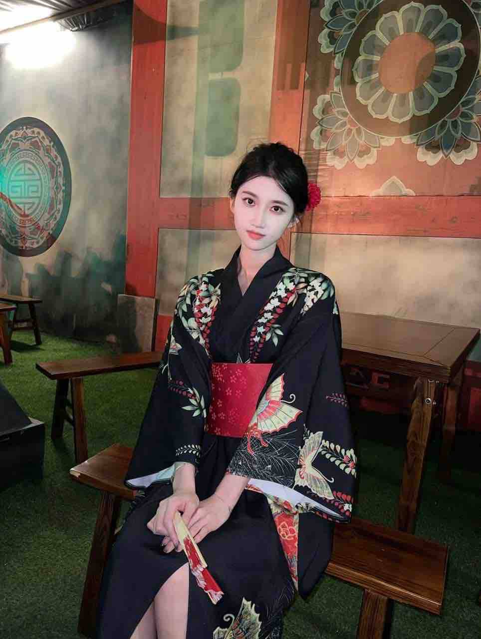 服装模特梦菡