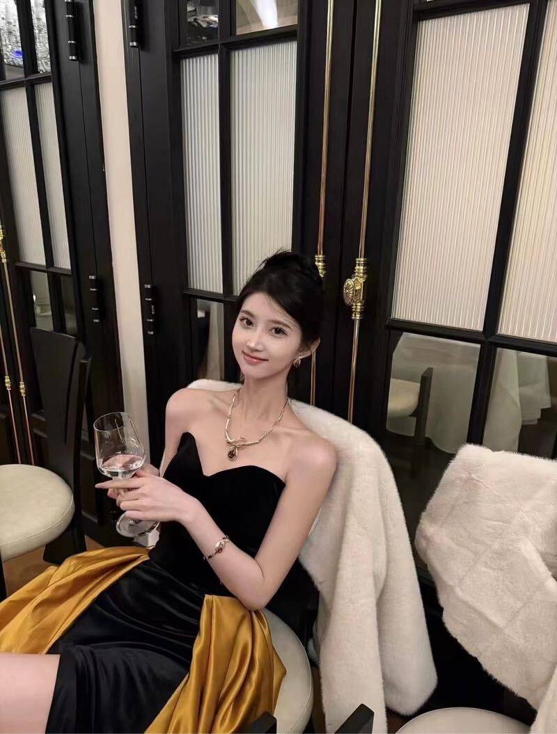 服装模特梦菡