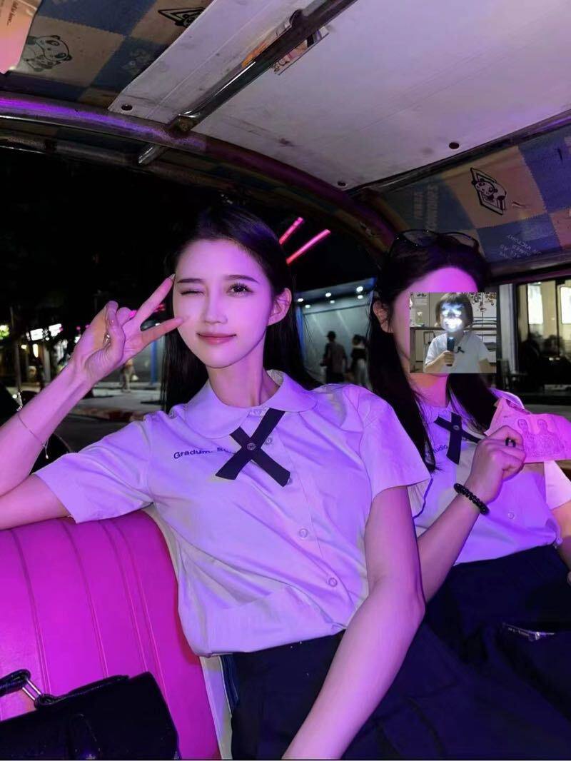 服装模特梦菡