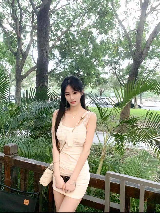 极品清冷校花Junie