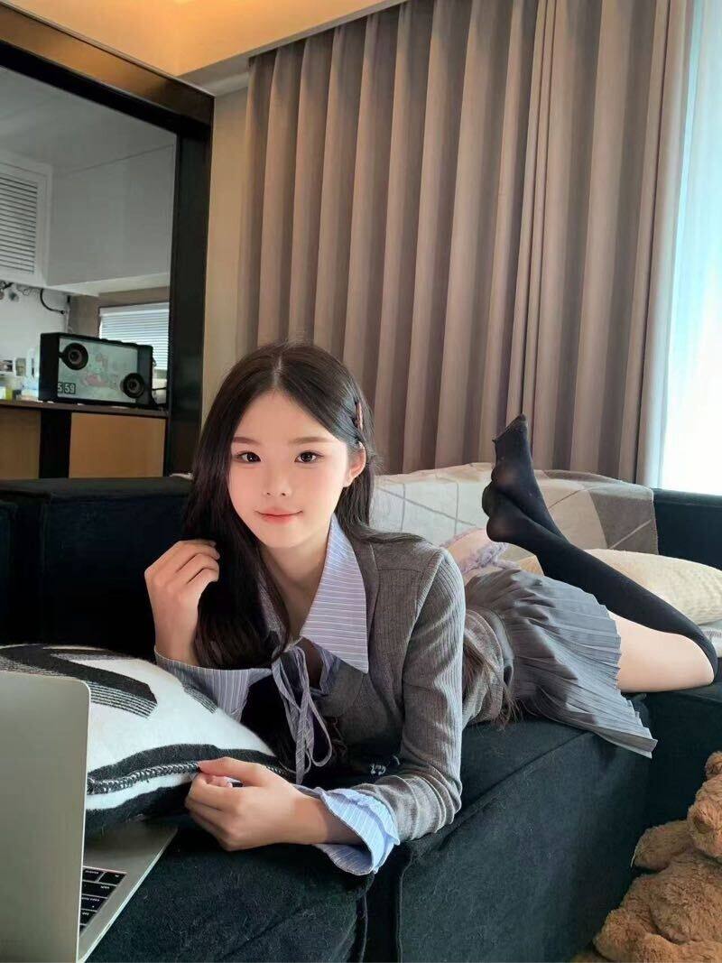 修长美腿小团