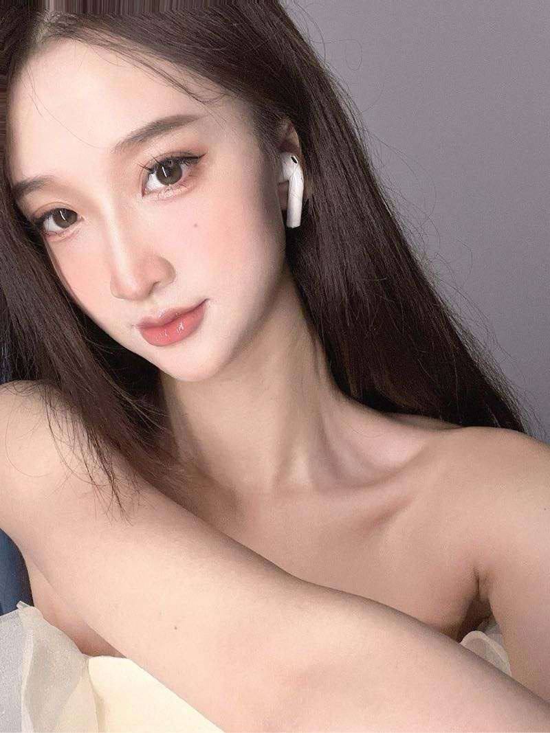 人间尤物心怡