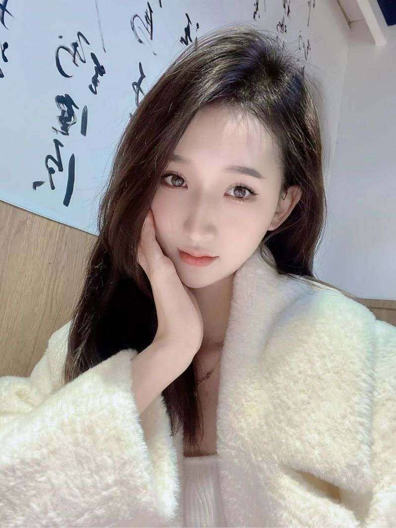 人间尤物心怡