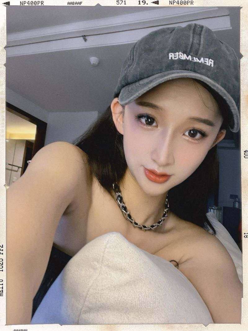 人间尤物心怡