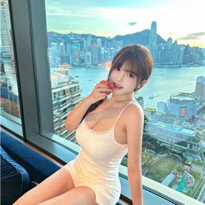 杂志模特彩芬