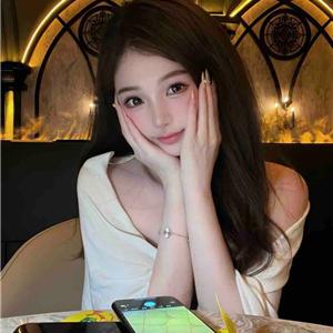 氛围感美女Nyrah