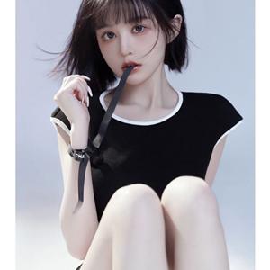 短发气质模特Xaiva