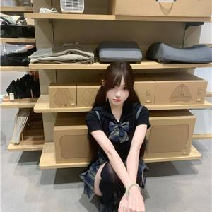 娇小可爱小萝莉Davyn